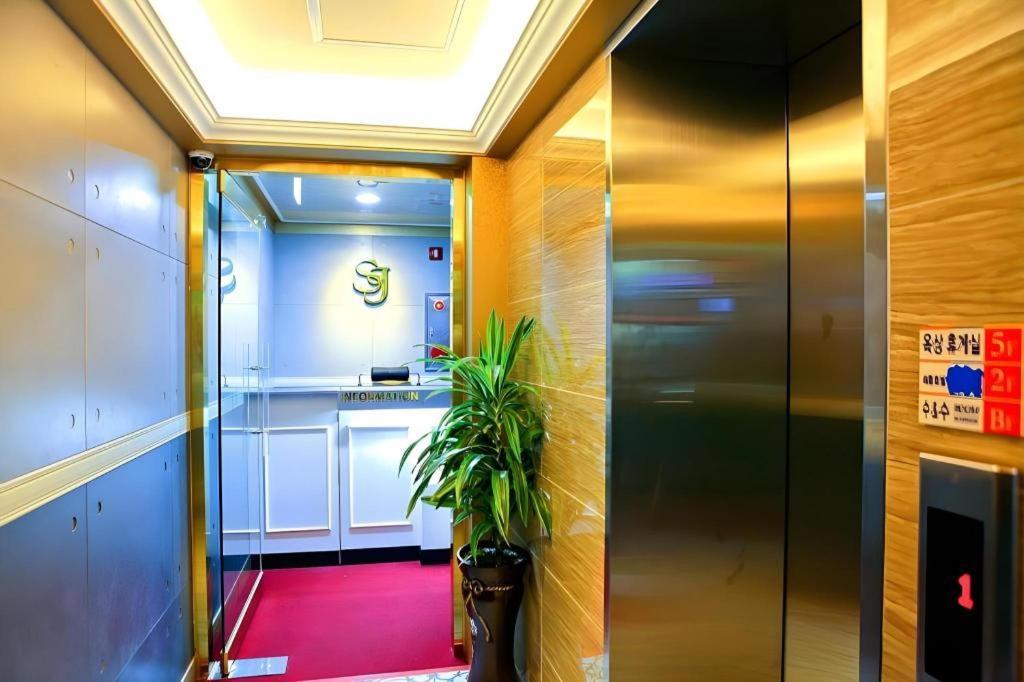 Jeju Sejong Hotel Екстер'єр фото