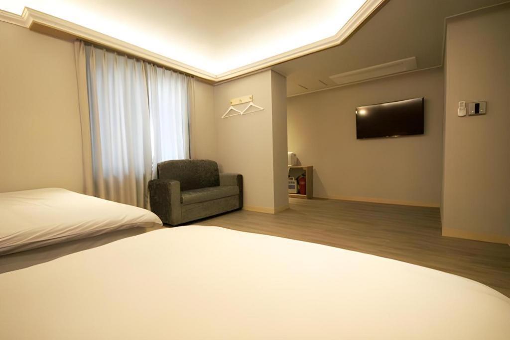 Jeju Sejong Hotel Екстер'єр фото