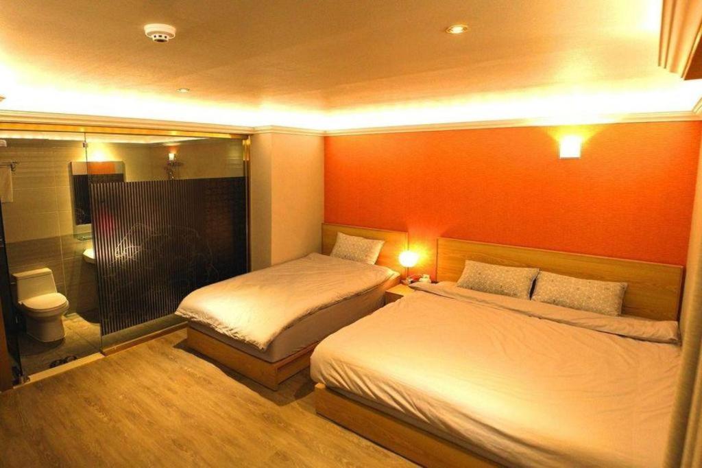 Jeju Sejong Hotel Екстер'єр фото