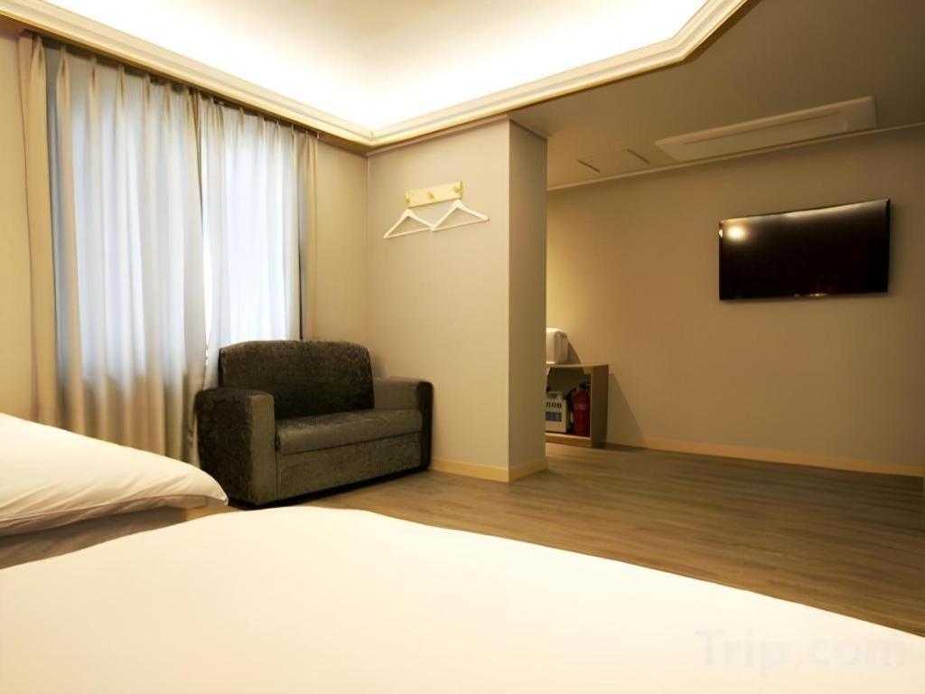 Jeju Sejong Hotel Екстер'єр фото