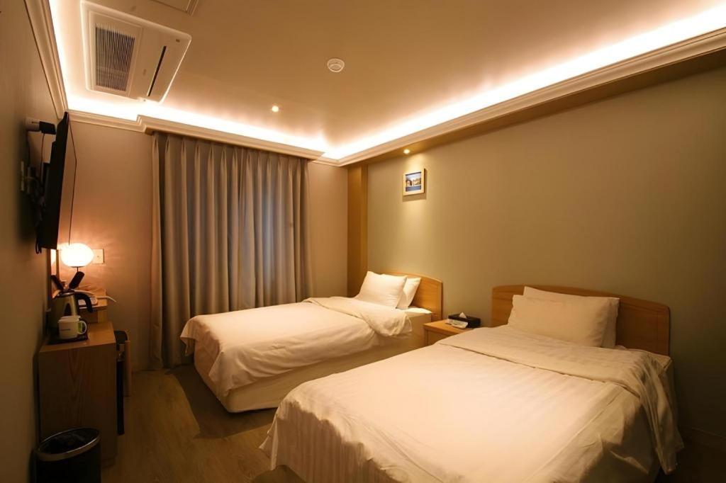 Jeju Sejong Hotel Екстер'єр фото