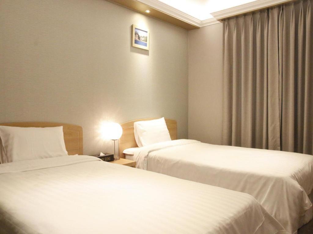Jeju Sejong Hotel Екстер'єр фото