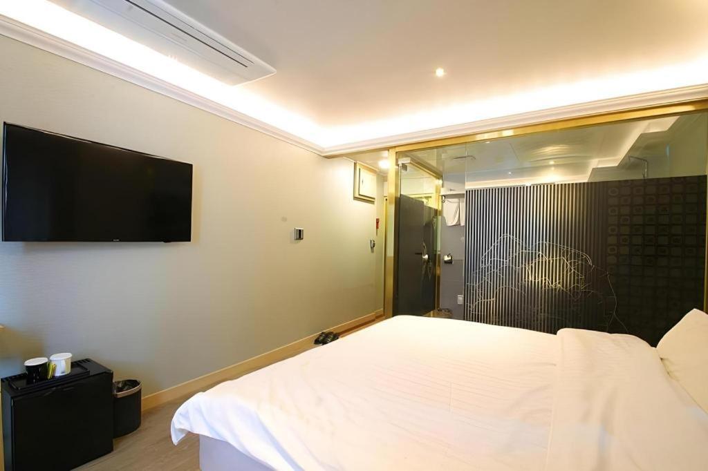 Jeju Sejong Hotel Екстер'єр фото