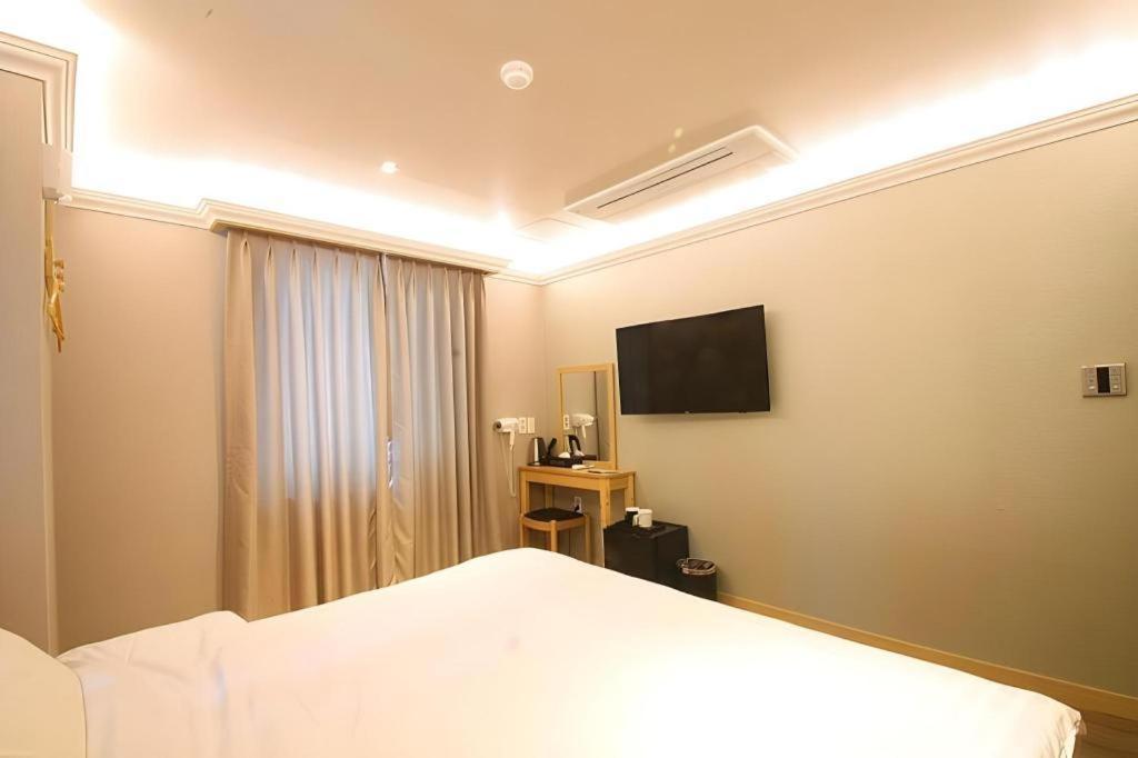 Jeju Sejong Hotel Екстер'єр фото