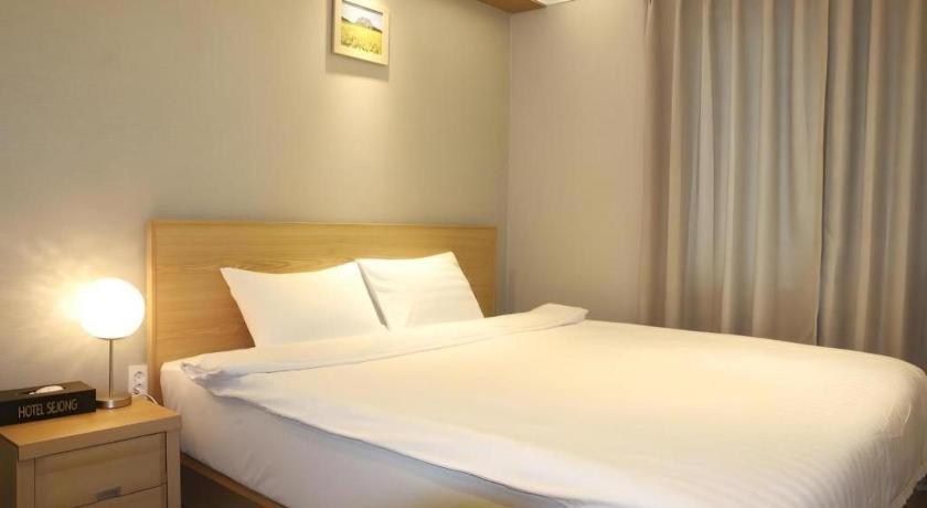 Jeju Sejong Hotel Екстер'єр фото