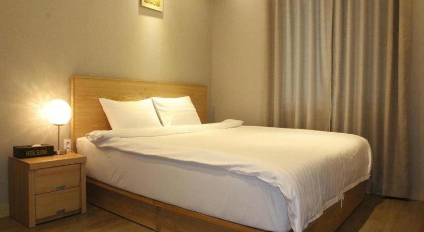 Jeju Sejong Hotel Екстер'єр фото