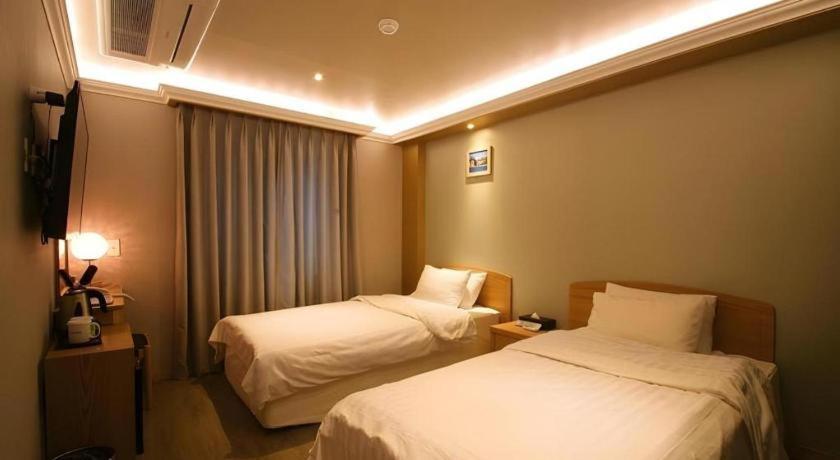 Jeju Sejong Hotel Екстер'єр фото