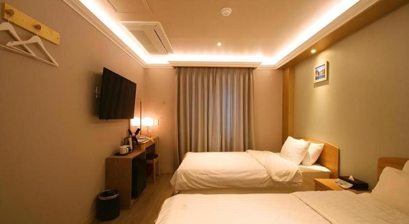Jeju Sejong Hotel Екстер'єр фото