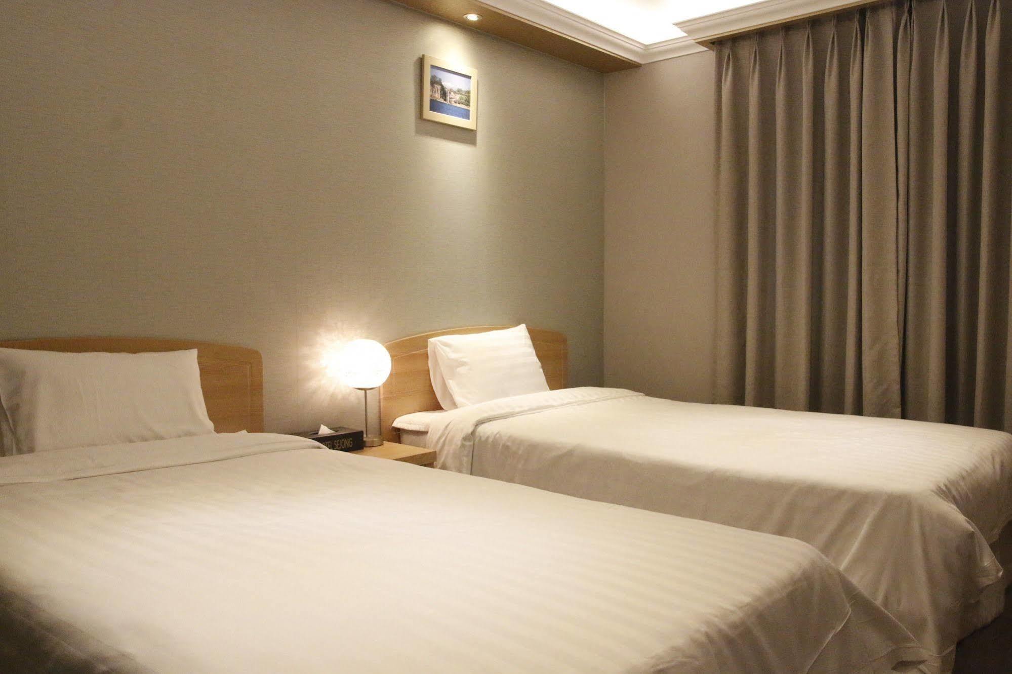 Jeju Sejong Hotel Екстер'єр фото
